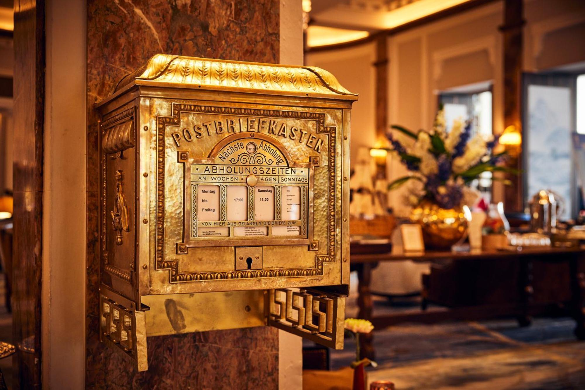 Hotel Atlantic Hamburg, Autograph Collection Exterior foto The original ticket machine