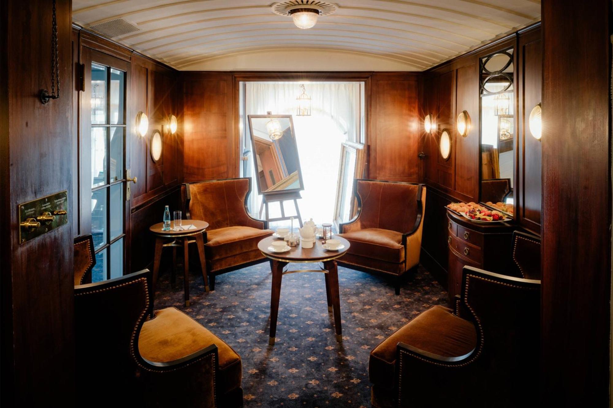 Hotel Atlantic Hamburg, Autograph Collection Exterior foto The interior of the 1930s train carriage